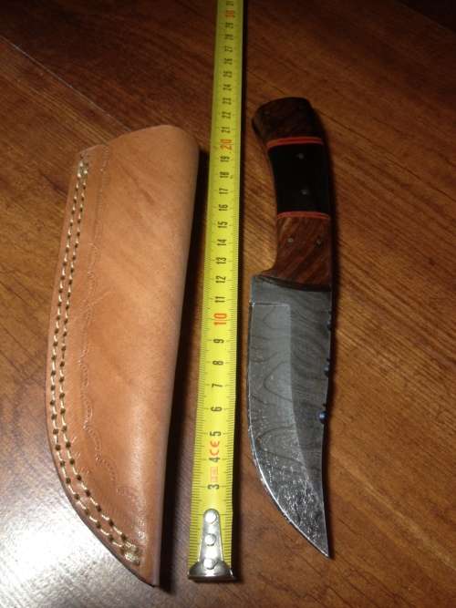 Hand Made Damascus Steel Hunting Knife-NO RESERVE AUCTION !!!
