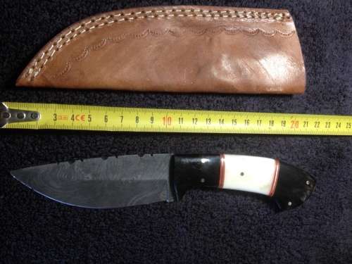 Hand Made Damascus Steel Hunting Knife-NO RESERVE AUCTION !!!