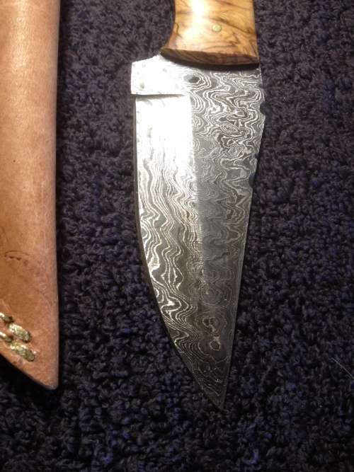 Hand Made Damascus Steel Hunting Knife-Rain Drop Pattern Blade-NO RESERVE AUCTION !!!