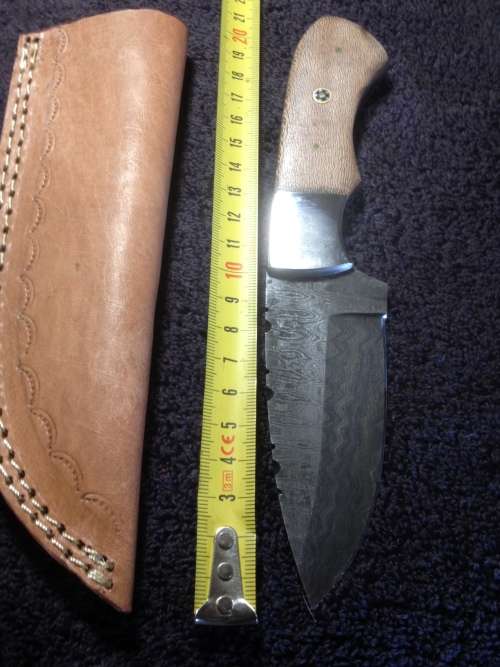 Hand Made Damascus Steel Skinning Knife-NO RESERVE AUCTION !!!