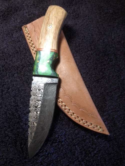 Hand Made Damascus Steel Hunting Knife-NO RESERVE AUCTION !!!