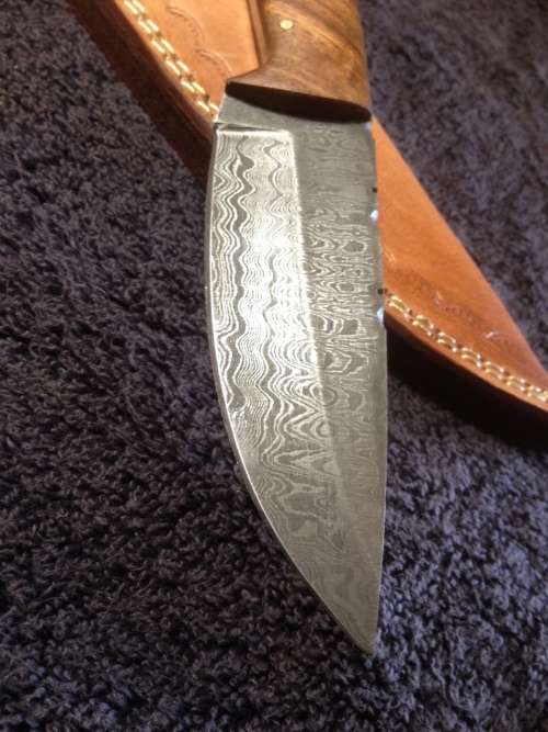 Hand Made Damascus Steel Hunting Knife-NO RESERVE AUCTION !!!