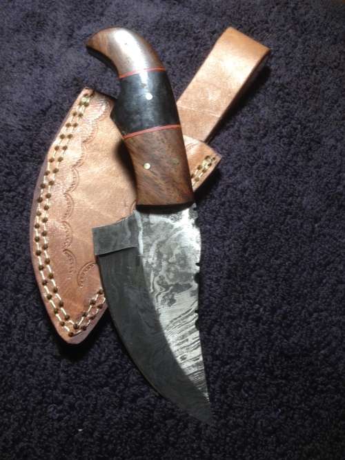 Hand Made Damascus Steel Skinning Knife-NO RESERVE AUCTION !!!