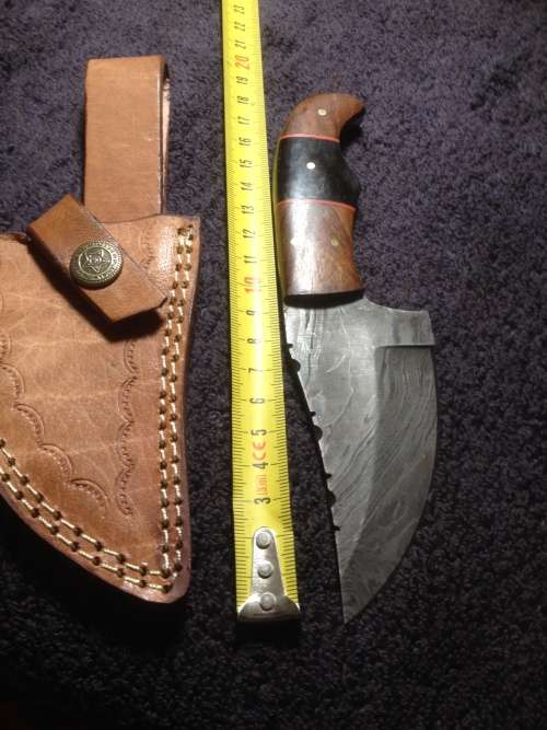 Hand Made Damascus Steel Skinning Knife-NO RESERVE AUCTION !!!