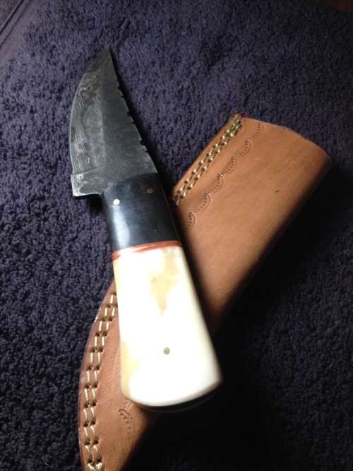 Hand Made Damascus Steel Hunting Knife-NO RESERVE AUCTION !!!