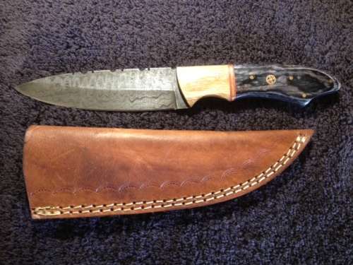 Hand Made Damascus Steel Hunting Knife-NO RESERVE AUCTION !!!