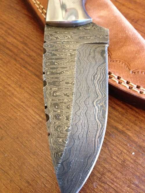 Hand Made Damascus Steel Hunting Knife-NO RESERVE AUCTION !!!