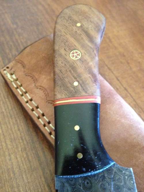 Hand Made Damascus Steel Hunting Knife-NO RESERVE AUCTION !!!