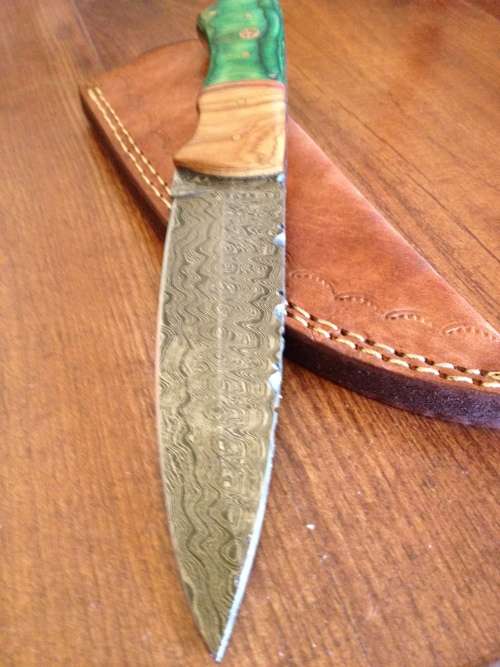 Hand Made Damascus Steel Hunting Knife-NO RESERVE AUCTION !!!