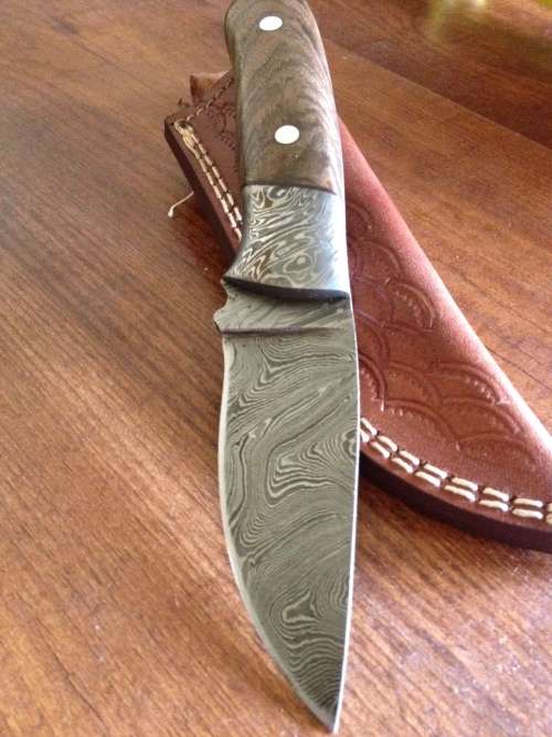 Hand Made Damascus Steel Hunting Knife-NO RESERVE AUCTION !!!