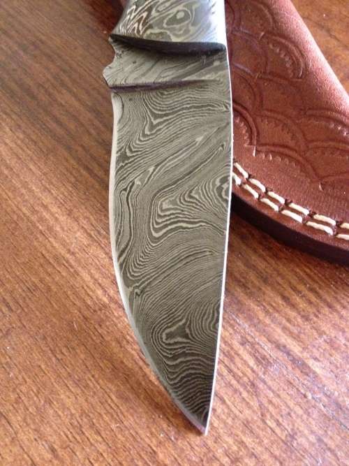 Hand Made Damascus Steel Hunting Knife-NO RESERVE AUCTION !!!