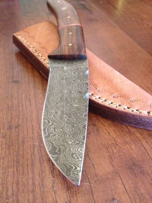 Hand Made Damascus Steel Hunting Knife-NO RESERVE AUCTION !!!