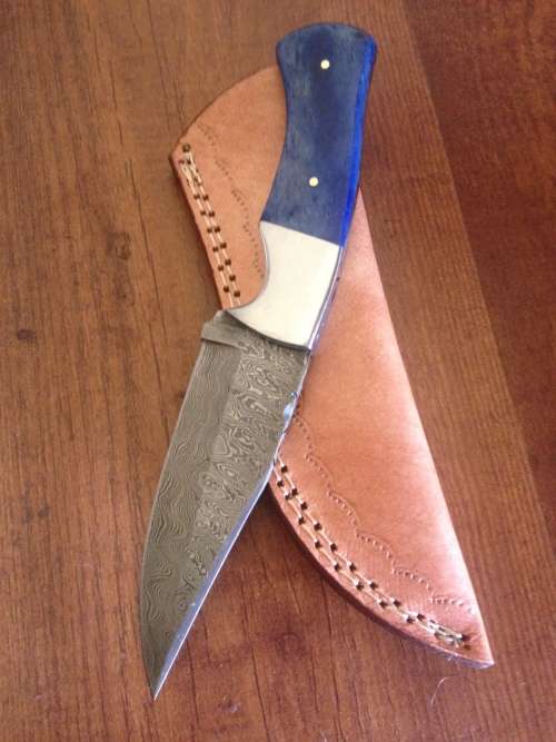 Handmade Damascus Steel Hunting Knife