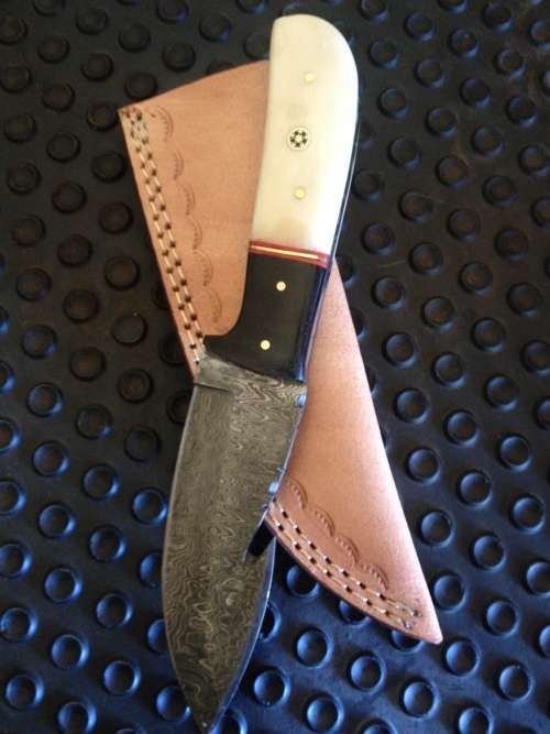 Handmade Damascus Steel Hunting Knife