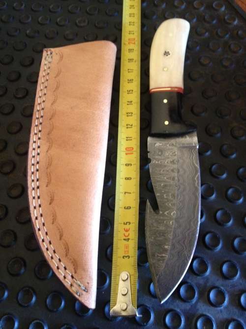 Handmade Damascus Steel Hunting Knife
