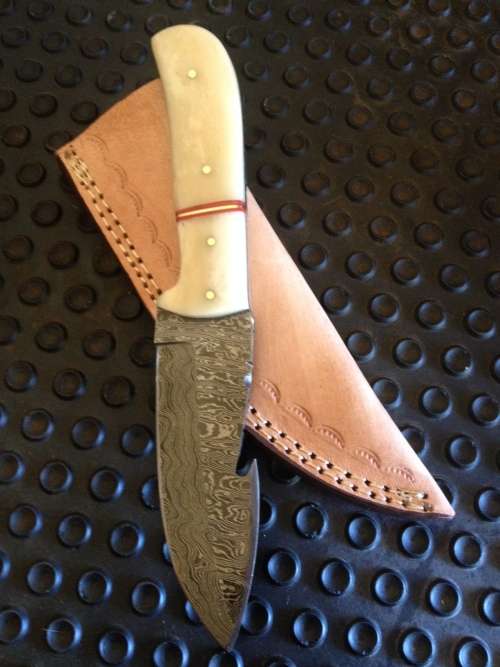 Handmade Damascus Steel Hunting Knife