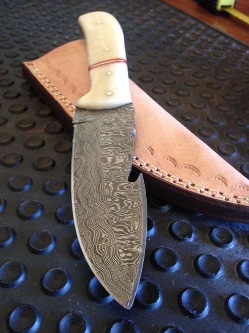 Handmade Damascus Steel Hunting Knife