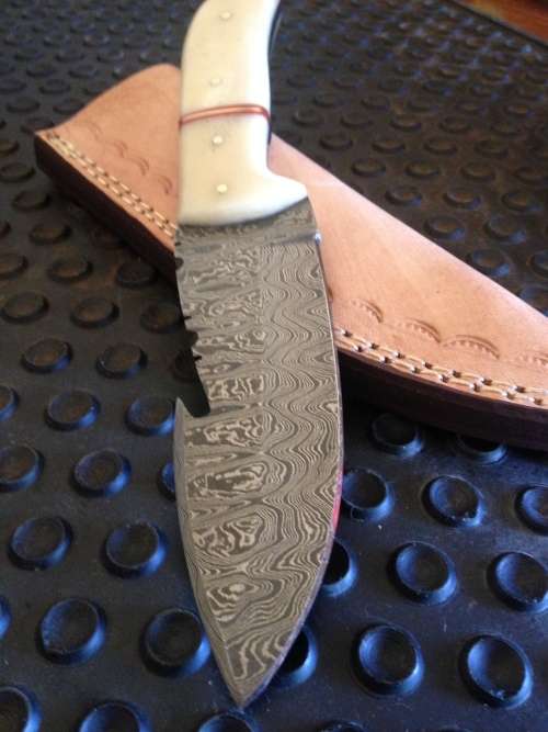 Handmade Damascus Steel Hunting Knife