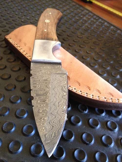 Handmade Damascus Steel Hunting Knife