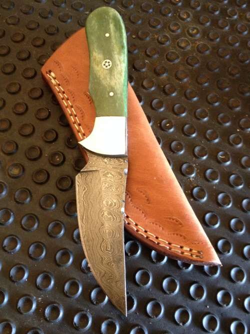 HANDMADE DAMASCUS STEEL HUNTING KNIFE !!!