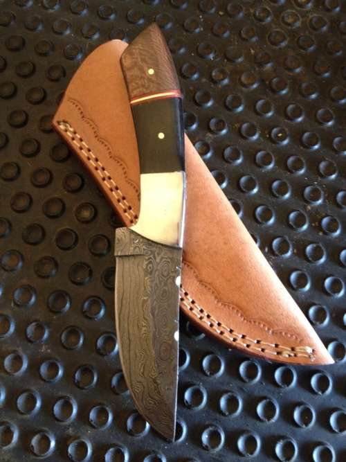 HANDMADE DAMASCUS STEEL HUNTING KNIFE !!!