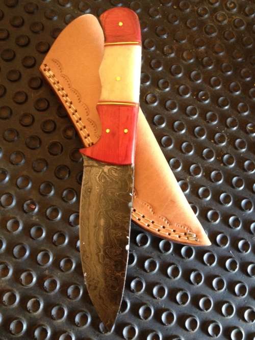 HANDMADE DAMASCUS STEEL HUNTING KNIFE !!!