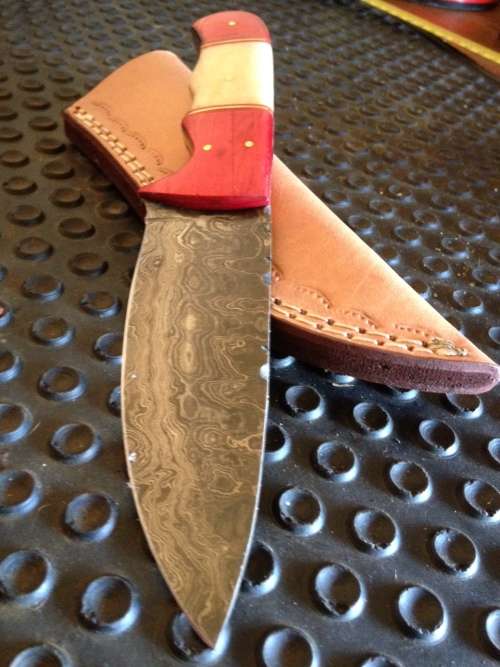 HANDMADE DAMASCUS STEEL HUNTING KNIFE !!!
