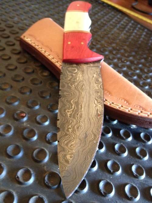 HANDMADE DAMASCUS STEEL HUNTING KNIFE !!!