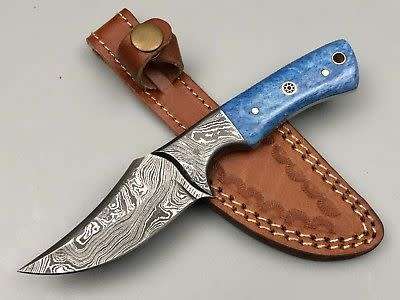 SMALL HANDMADE DAMASCUS STEEL SKINNING KNIFE !!!