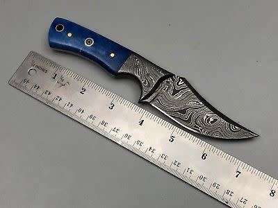 SMALL HANDMADE DAMASCUS STEEL SKINNING KNIFE !!!