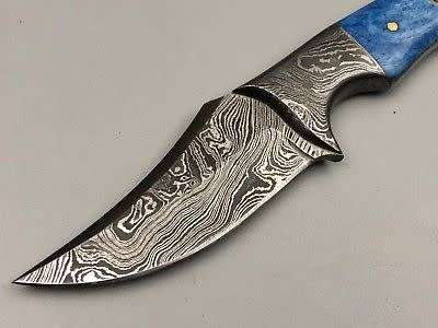 SMALL HANDMADE DAMASCUS STEEL SKINNING KNIFE !!!
