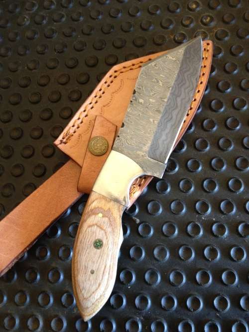 Handmade Damascus Steel Hunting/Skinning Knife !!!