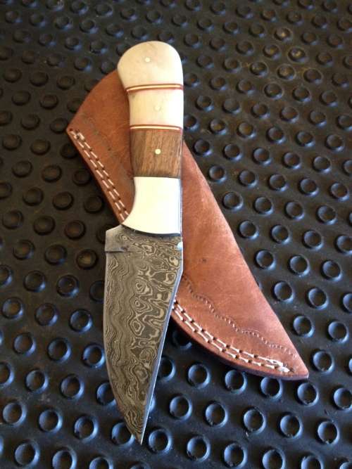Handmade Damascus Steel Hunting Knife !!