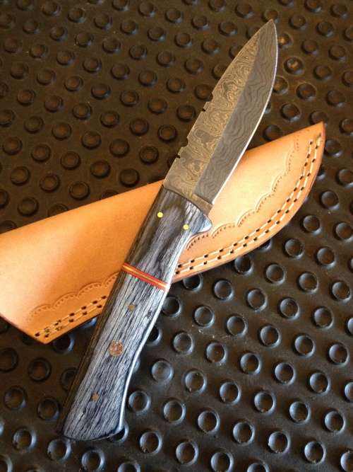 HANDMADE DAMASCUS STEEL HUNTING KNIFE !!!