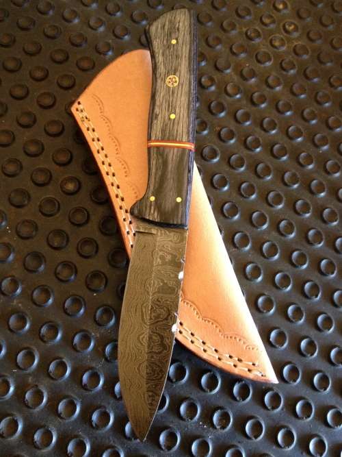 HANDMADE DAMASCUS STEEL HUNTING KNIFE !!!