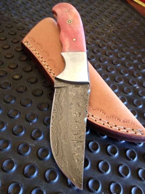 HANDMADE DAMASCUS STEEL HUNTING KNIFE !!!