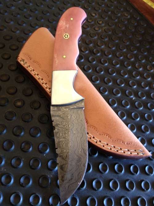 HANDMADE DAMASCUS STEEL HUNTING KNIFE !!!