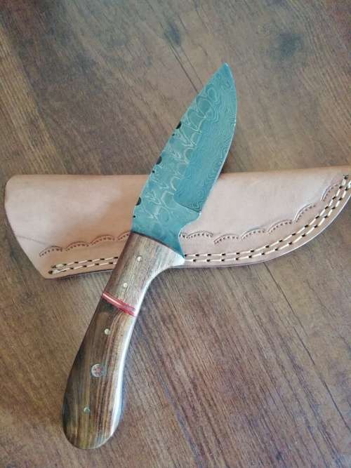HANDMADE DAMASCUS STEEL HUNTING KNIFE !!!
