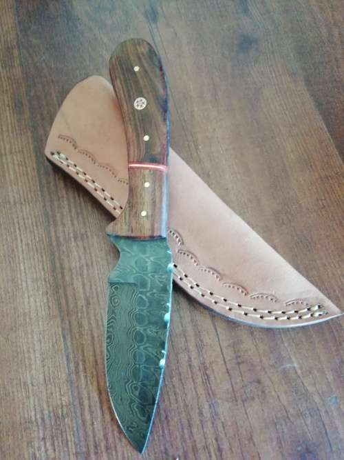 HANDMADE DAMASCUS STEEL HUNTING KNIFE !!!