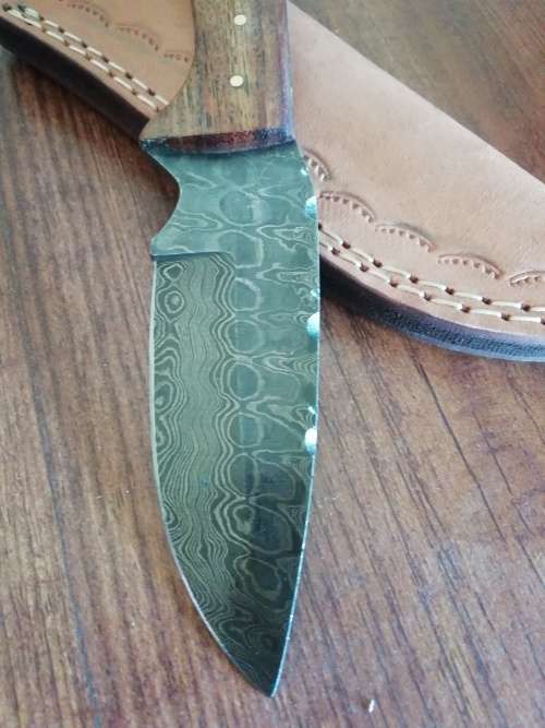 HANDMADE DAMASCUS STEEL HUNTING KNIFE !!!