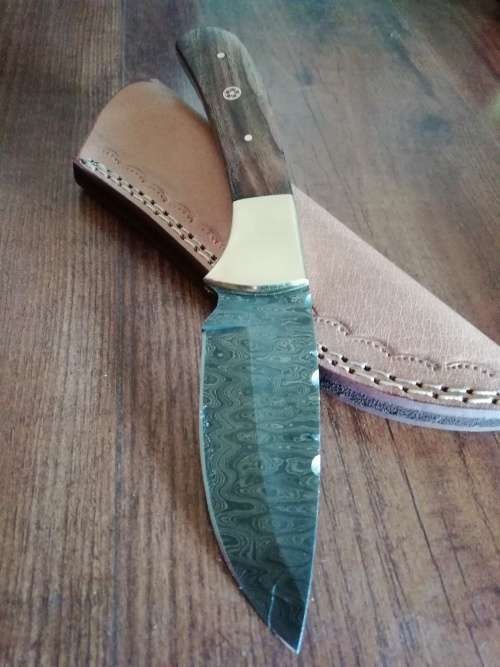 HANDMADE DAMASCUS STEEL HUNTING KNIFE !!!