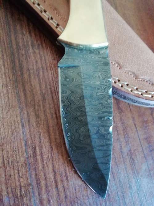 HANDMADE DAMASCUS STEEL HUNTING KNIFE !!!