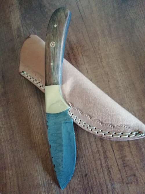 HANDMADE DAMASCUS STEEL HUNTING KNIFE !!!
