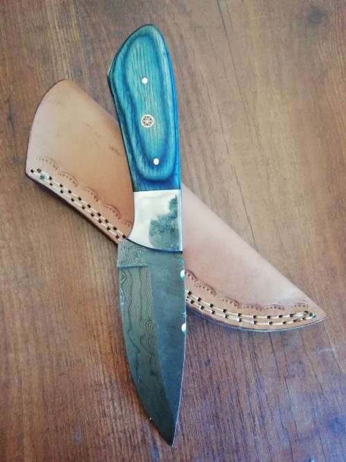 HANDMADE DAMASCUS STEEL HUNTING KNIFE !!!