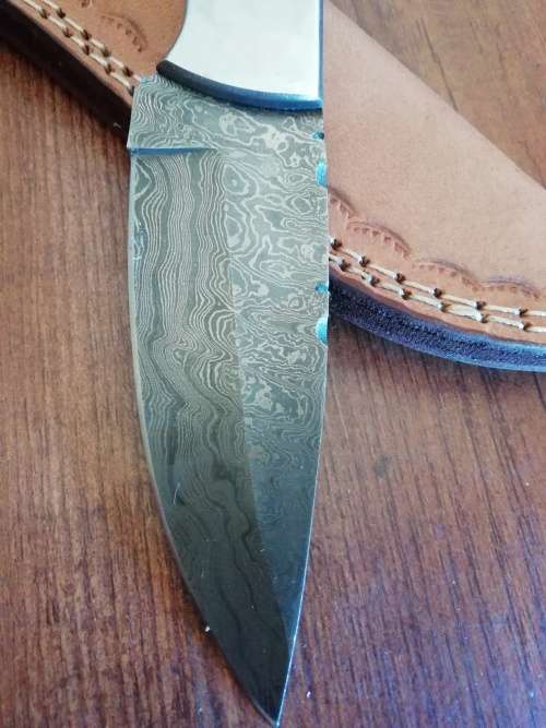HANDMADE DAMASCUS STEEL HUNTING KNIFE !!!