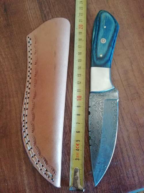 HANDMADE DAMASCUS STEEL HUNTING KNIFE !!!