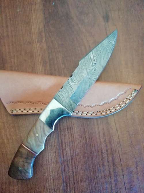 HANDMADE DAMASCUS STEEL HUNTING KNIFE !!!