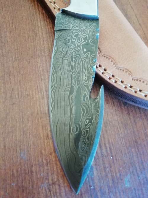 HANDMADE DAMASCUS STEEL HUNTING KNIFE !!!