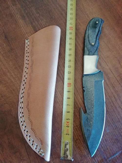 HANDMADE DAMASCUS STEEL HUNTING KNIFE !!!