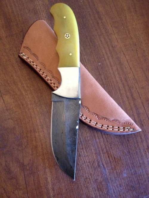 HANDMADE DAMASCUS STEEL HUNTING KNIFE !!!